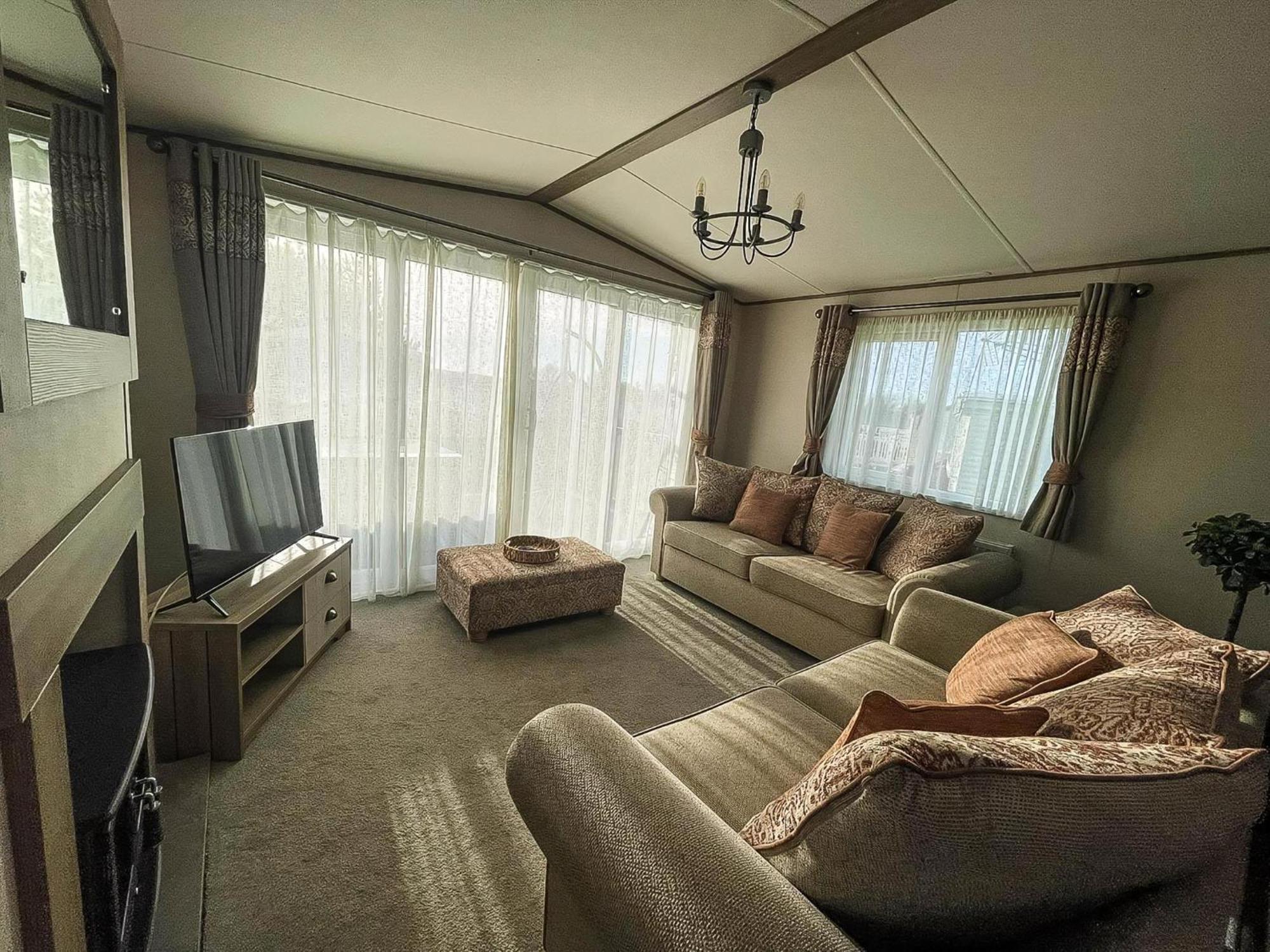 Stunning 8 Berth Caravan With Decking At Kessingland Beach Ref 90017D Benacre Exterior foto